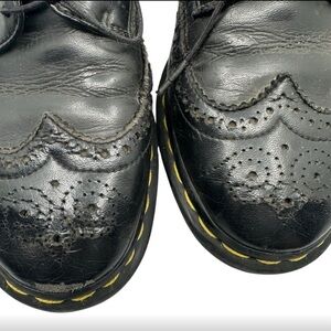 Doc Martens Women's 8 Brogue Shoe Wingtip Solid Black Leather 3989 Oxford